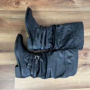 Women's boots size 10